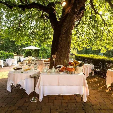 Chateau De Codignat Hotel