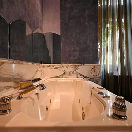 Chateau De Codignat Hotel