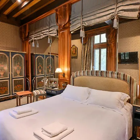 Chateau De Codignat Hotel *