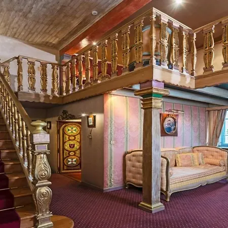Chateau De Codignat Hotel *