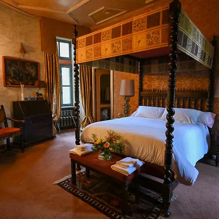 Chateau De Codignat Hotel *