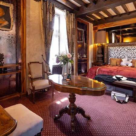 Hotel Chateau De Codignat