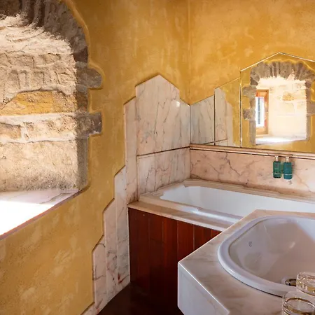 Chateau De Codignat 4*