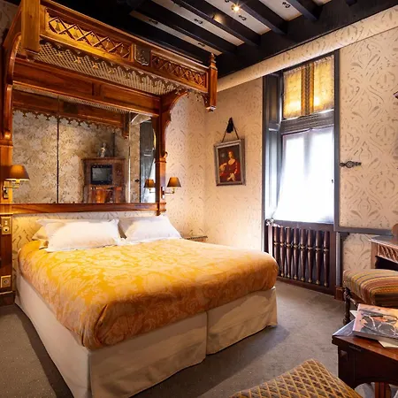 Chateau De Codignat Hotel *