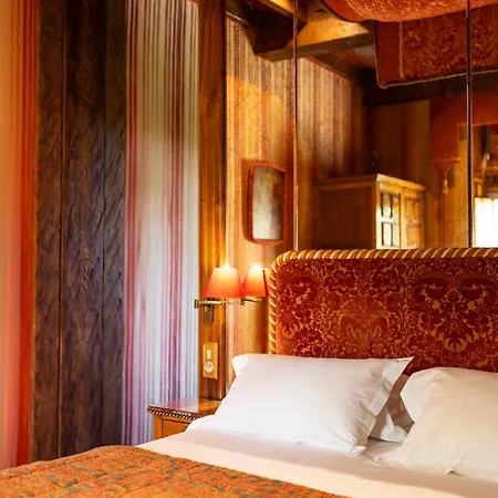 Chateau De Codignat Hotell *