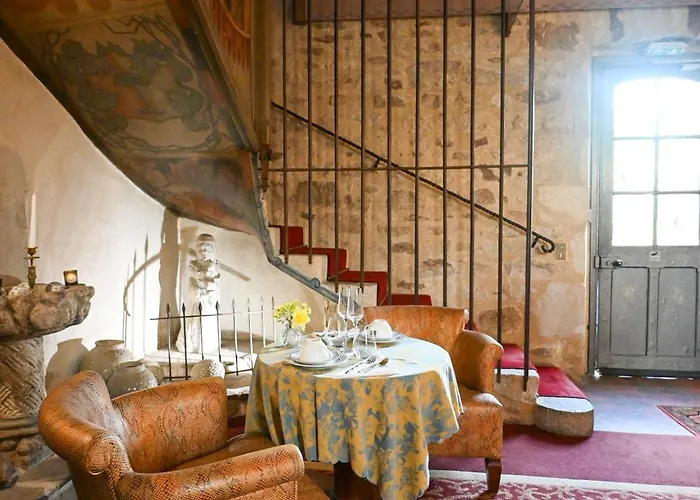 מלון Chateau De Codignat Lezoux