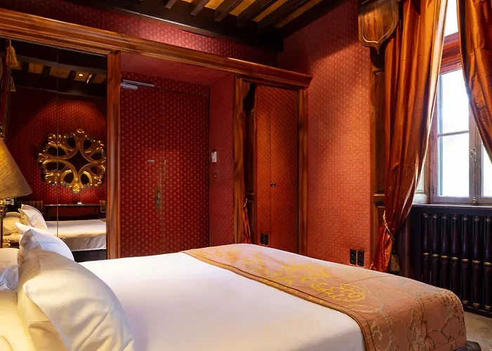 Chateau De Codignat מלון *