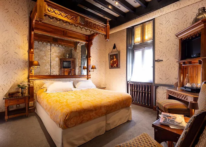 Chateau De Codignat מלון *